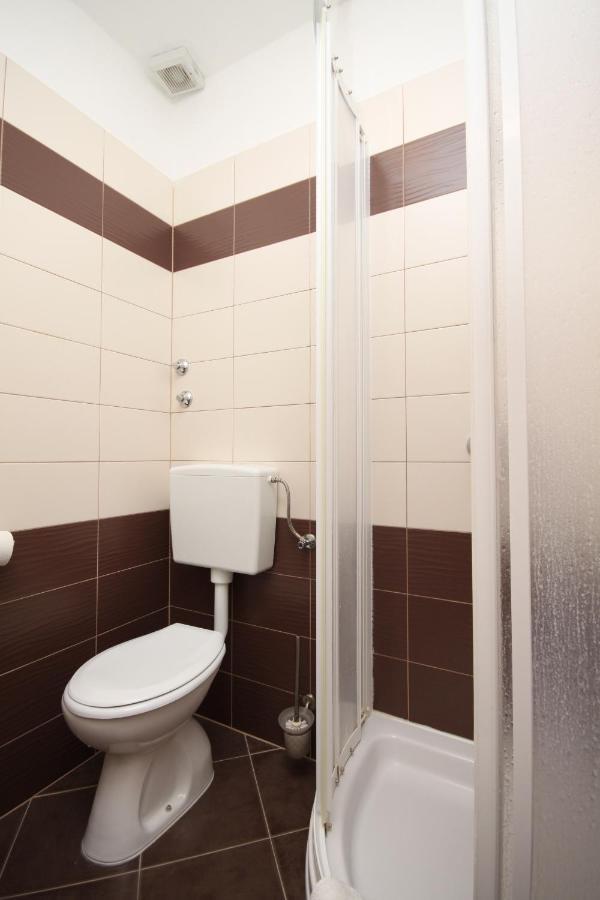Family Friendly Apartments With A Swimming Pool Povljana, Pag - 244 Luaran gambar