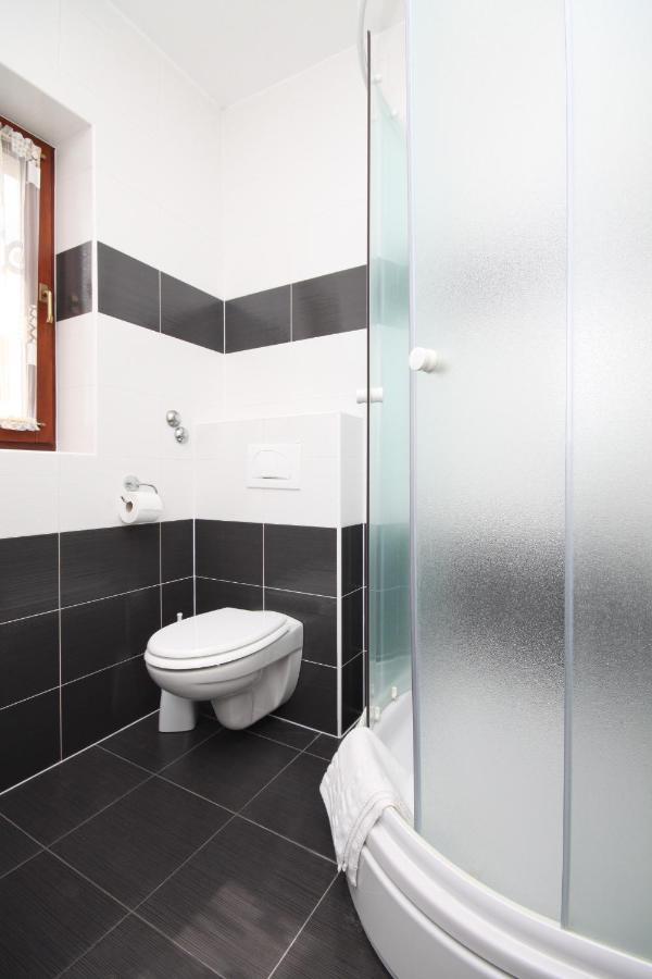 Family Friendly Apartments With A Swimming Pool Povljana, Pag - 244 Luaran gambar