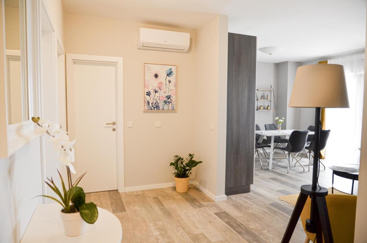 Family Friendly Apartments With A Swimming Pool Povljana, Pag - 244 Luaran gambar