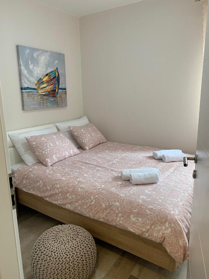 Family Friendly Apartments With A Swimming Pool Povljana, Pag - 244 Luaran gambar