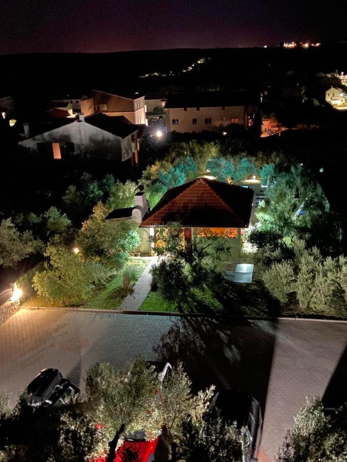 Family Friendly Apartments With A Swimming Pool Povljana, Pag - 244 Luaran gambar