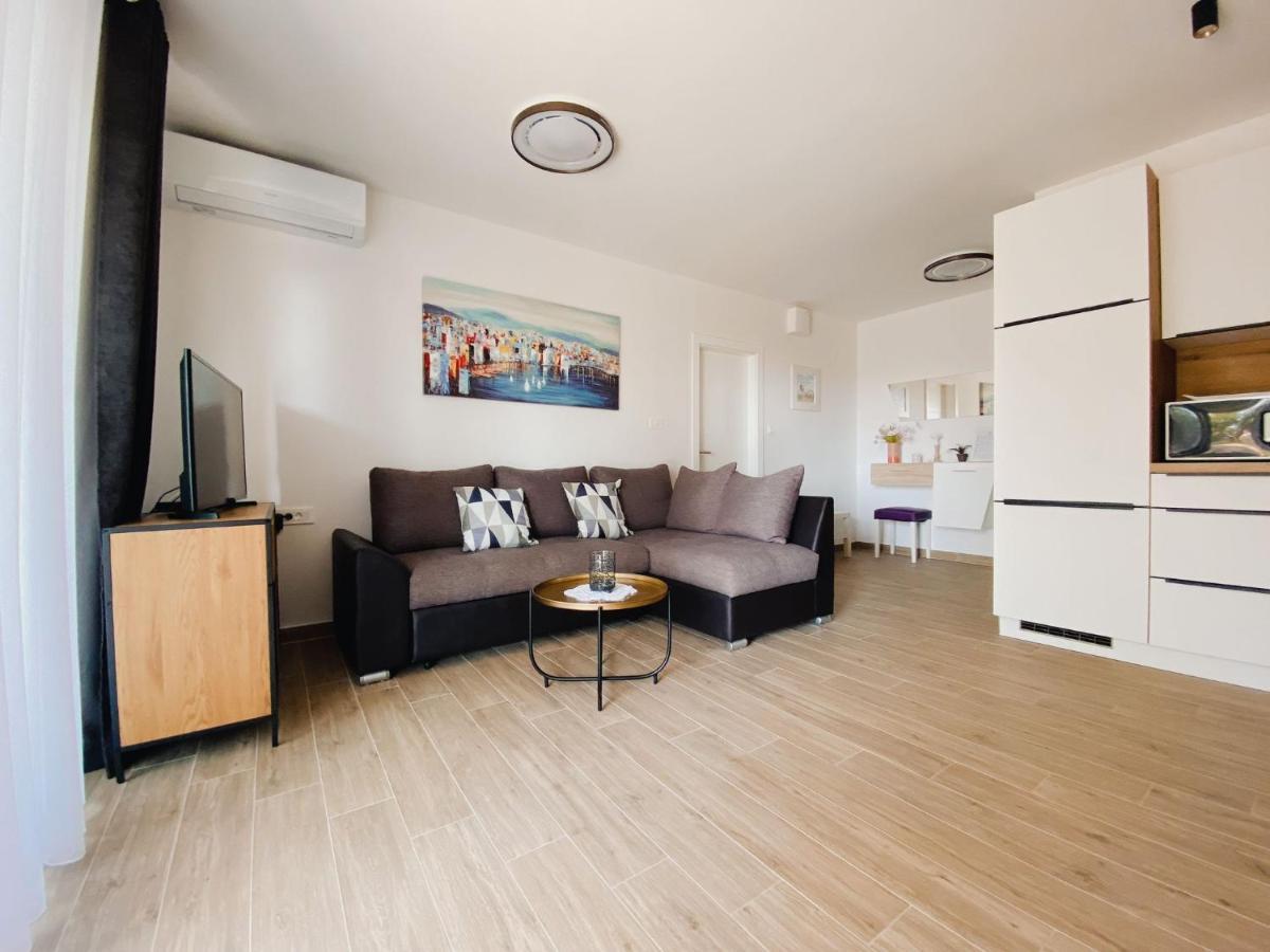 Family Friendly Apartments With A Swimming Pool Povljana, Pag - 244 Luaran gambar