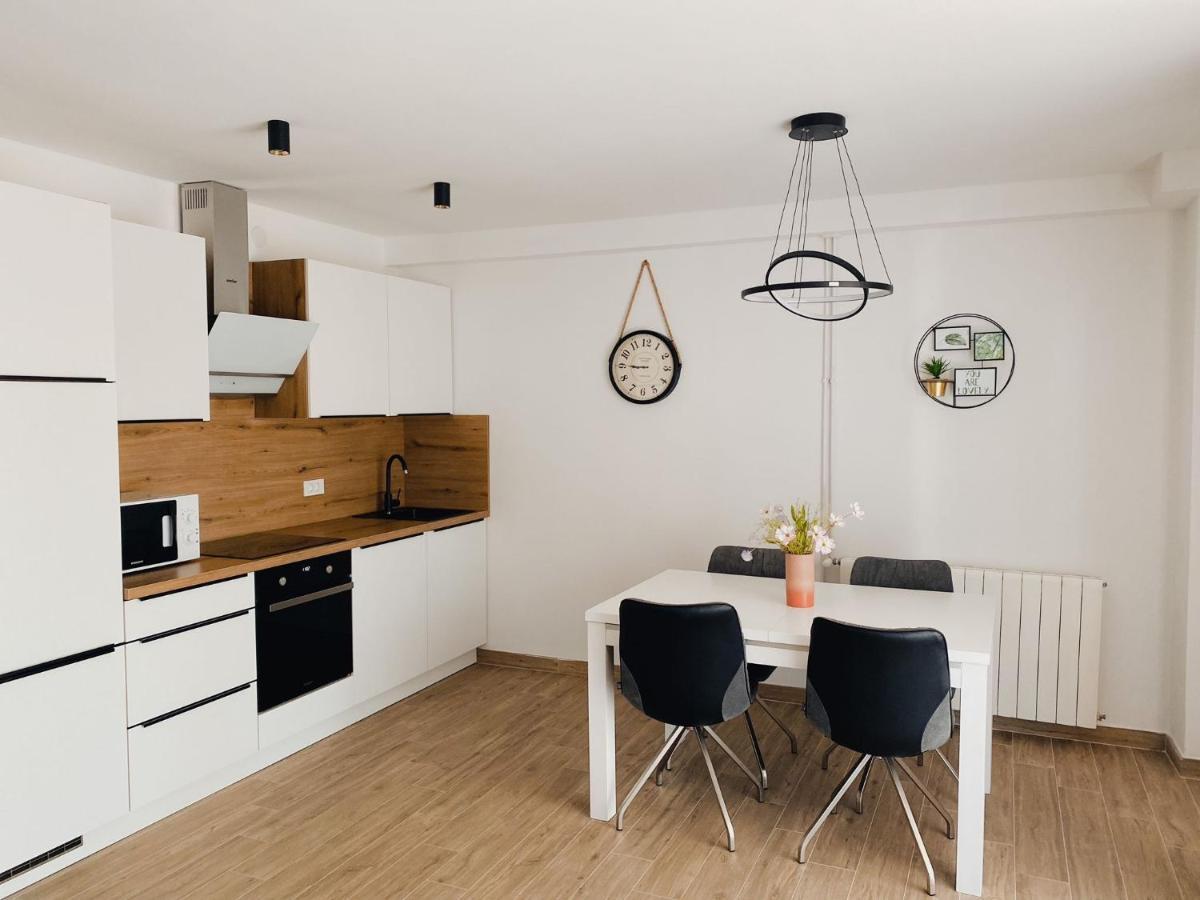 Family Friendly Apartments With A Swimming Pool Povljana, Pag - 244 Luaran gambar