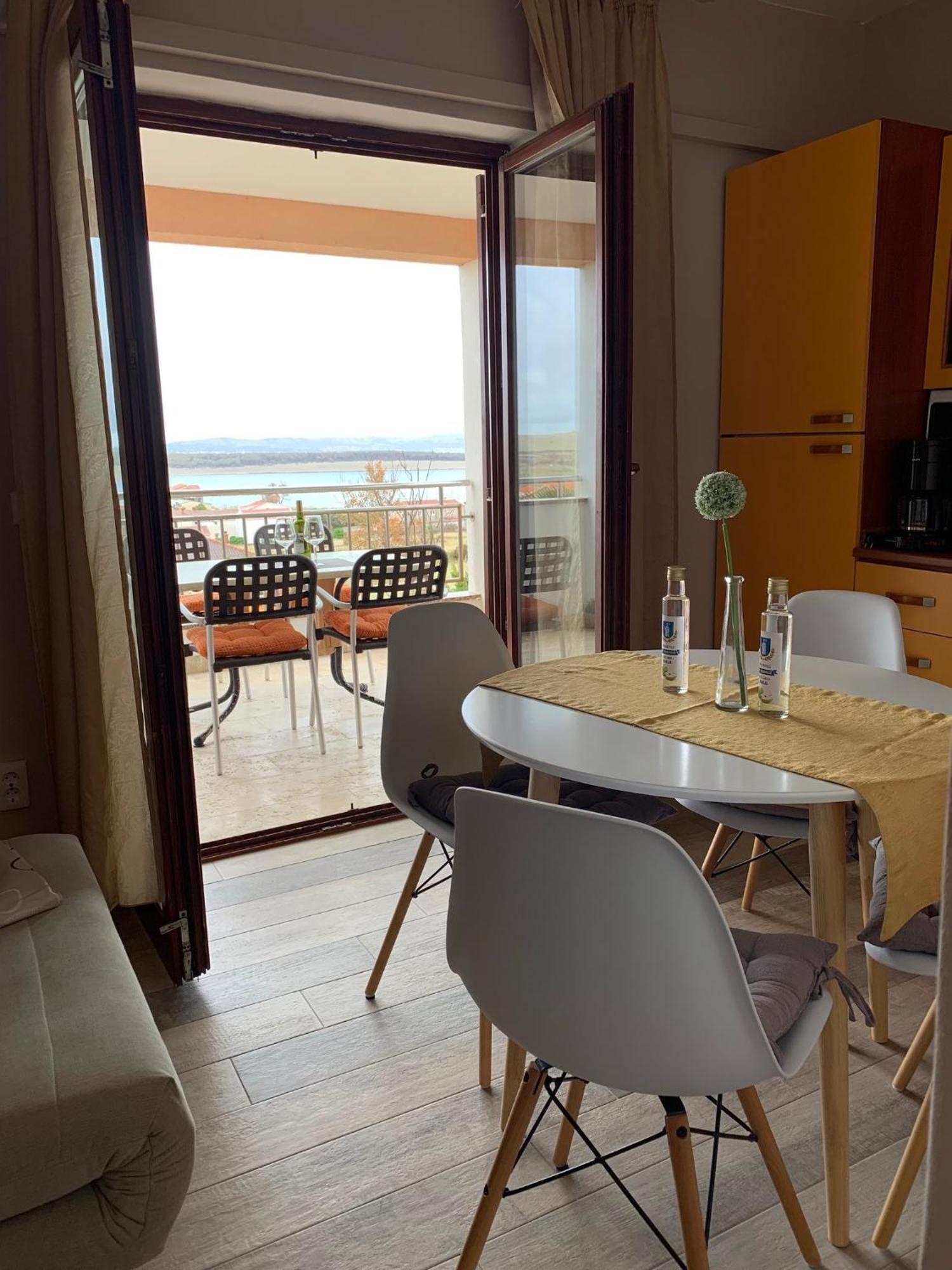 Family Friendly Apartments With A Swimming Pool Povljana, Pag - 244 Bilik gambar
